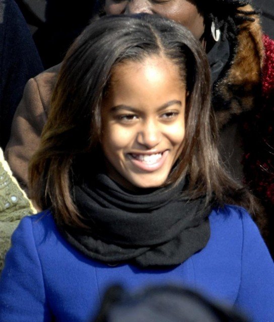 Malia Obama was spotted working as a production assistant in Los Angeles on the set of Halle Berry’s upcoming sci-fi series Extant