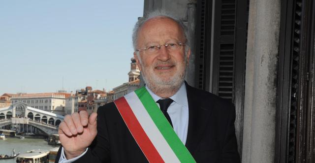 Venice Mayor Giorgio Orsoni has resigned amid Italy’s wider investigation into alleged corruption over new flood barriers