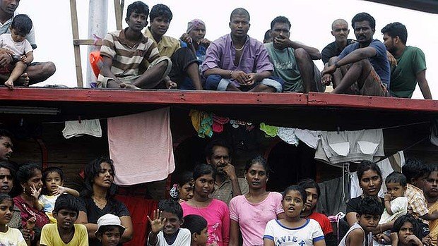 Australia has admitted it has returned 41 asylum seekers to the Sri Lankan authorities at sea