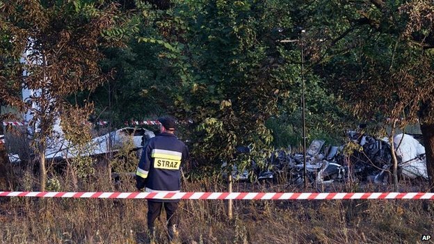 Eleven people have been killed when the Polish plane carrying members of a parachute club crashed near Czestochowa