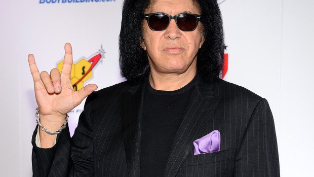 Gene Simmons has apologized for his recent remarks about people who suffer from depression