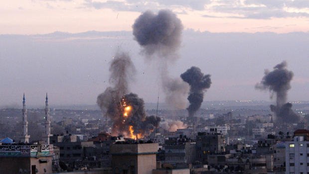 Israel has resumed air strikes in Gaza after Palestinian militants fired rockets following the end of a three-day truce