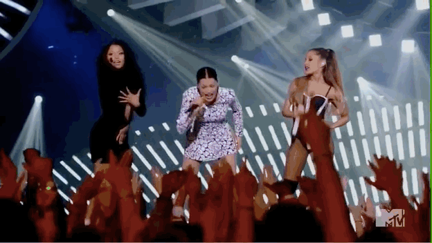 Nicki Minaj suffered a weird wardrobe malfunction as she kicked off this year’s MTV VMA’s show, along with Ariana Grande and Jessie J