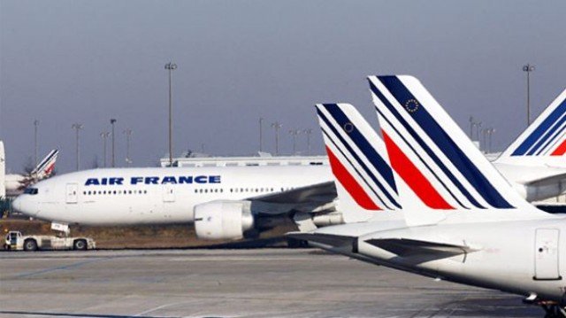 Air France pilots are extending their week-long strike over plans to expand low-cost operations abroad