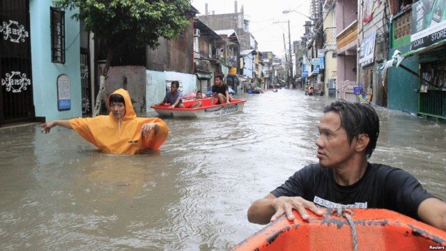 Some 200,000 people have been forced to leave their homes in the Philippines after tropical storm Fung-Wong has brought flooding, heavy rains and high winds