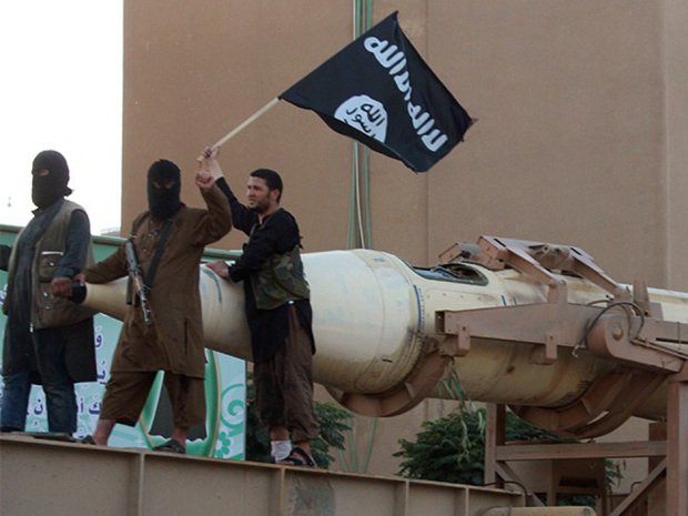 The US and five Arab allies have launched the first strikes against ISIS militants in Syria