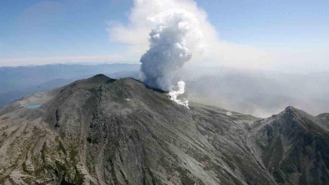 The eruption of Japan's Mount Ontake intensified making the efforts to recover the bodies of at least 24 climbers to be suspended again