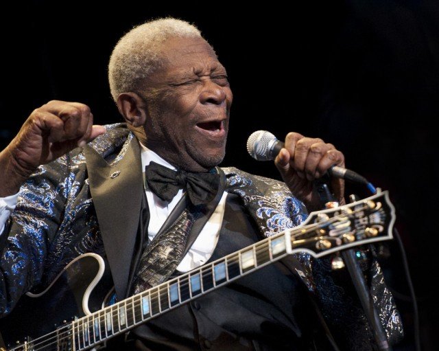 BB King has canceled the remaining eight performances of his current US tour after being diagnosed with dehydration and exhaustion