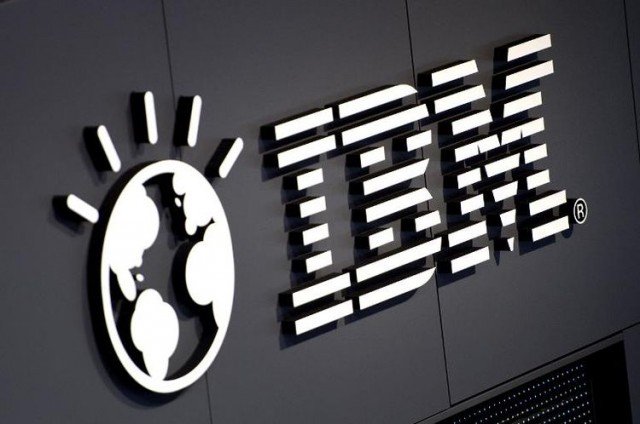 IBM is to pay $1.5 billion in cash to offload its loss-making chip manufacturing division to GlobalFoundries