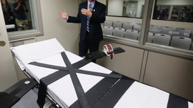 Oklahoma corrections officials have unveiled the state’s remodeled death chamber