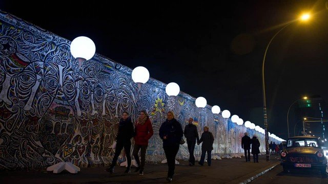 White balloons marking a stretch of the Berlin Wall will be released to symbolize its disappearance