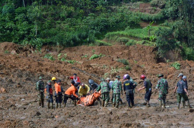Indonesia landslide 2014