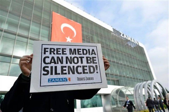 Turkey media raids