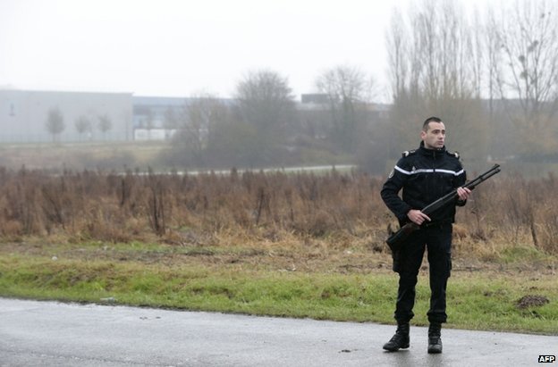 Charlie Hebdo suspects surrounded