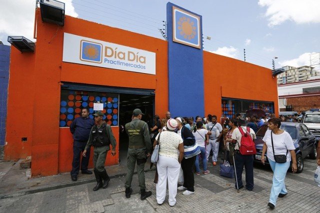 Venezuela takes over Dia a Dia supermarket
