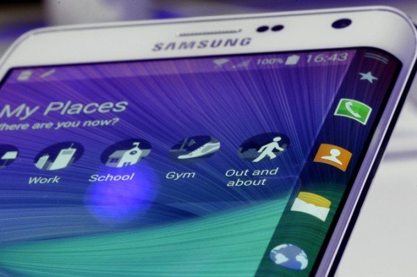 Samsung Galaxy S6 Edge curved screen