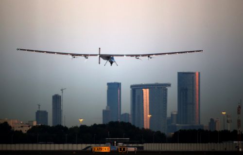 Solar Impulse 2 Abu Dhabi take off