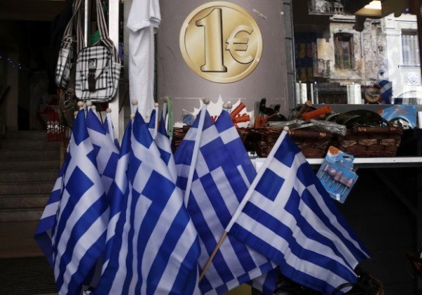 Greece rehires public sector workers