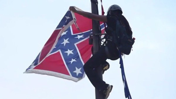Bree Newsome removes Confederate flag