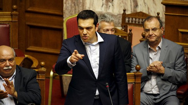Greece parliament backs bailout referendum