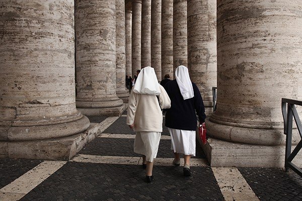 Marist Sisters nuns trapped in Rome elevator