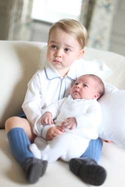 Princess Charlotte and Prince George photo 2015