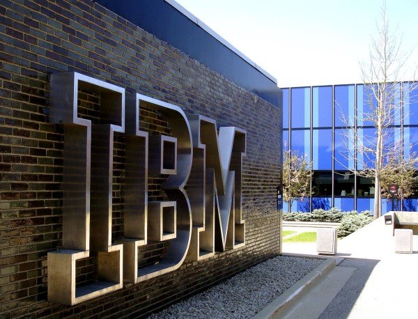 IBM revenue falls July 2015