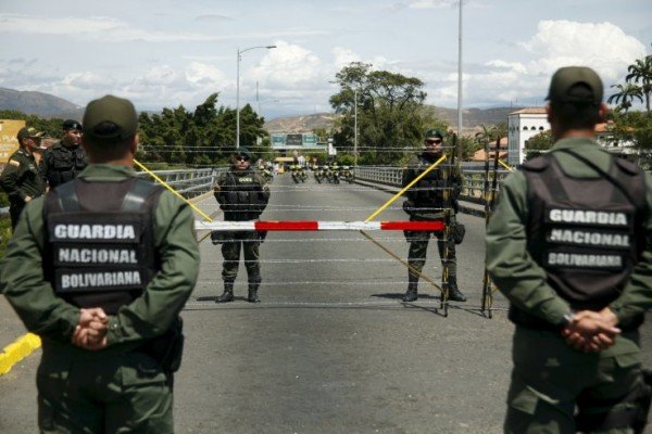 Venezuela martial law Colombia border