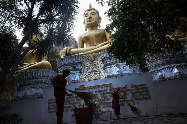 Wat+Tham+Krabok+Monastery+Becomes+Thailand+YK26hdQsLPCl