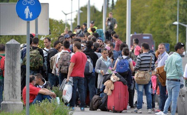Refugees enter Austria 2015