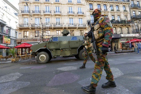 Brussels lockdown Paris attacks