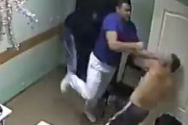 Russian doctor punches patient