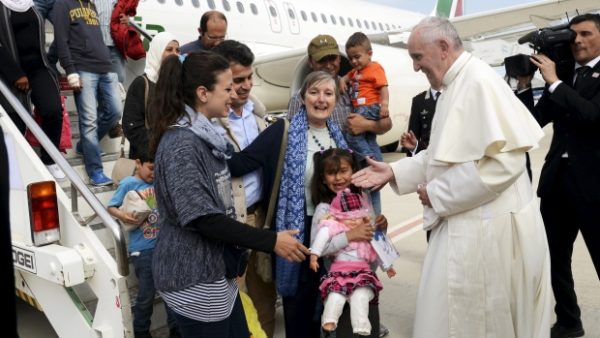 Pope Francis refugees Lesbos